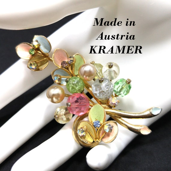 Kramer Rhinestone Centered Flower Brooch Pin – World of Eccentricity & Charm