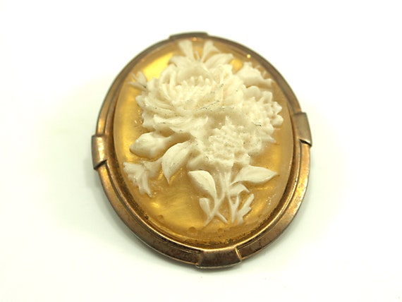 Floral Cameo Style Dress Scarf Clip, Lucite Flowe… - image 3