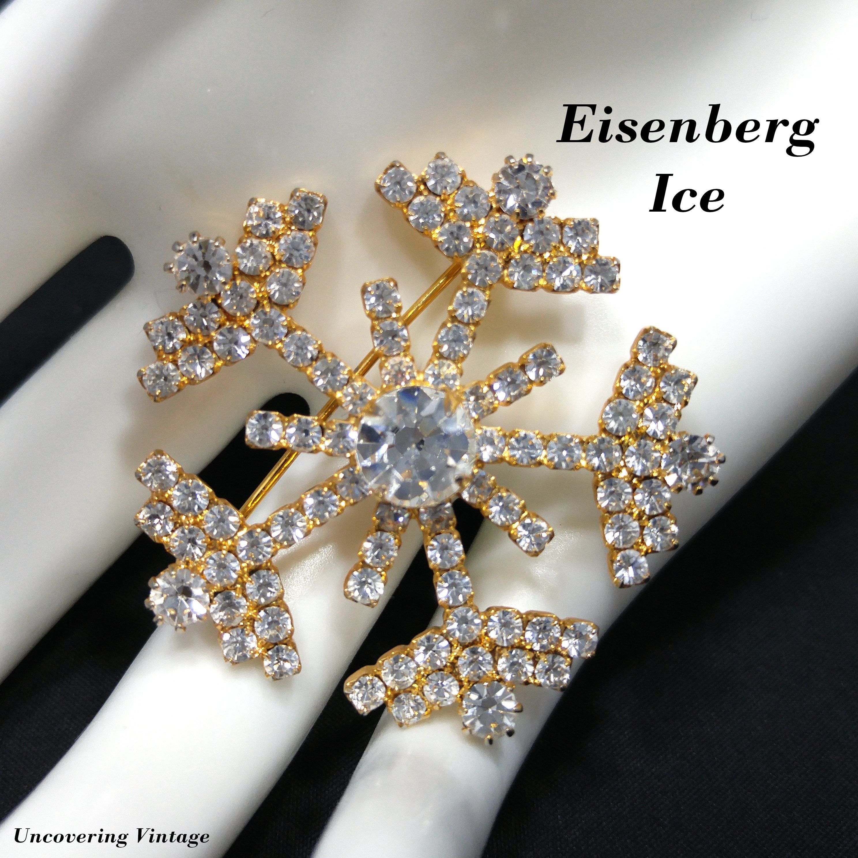 Eisenberg Ice Bow Green Rhinestones Rhodium Vintage Figural Pin Brooch –  Mink Road Vintage Jewelry, Spheres & Gemstones