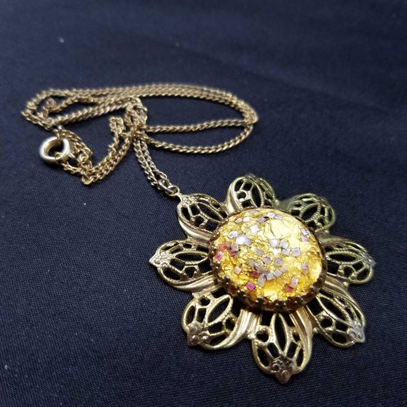 Vintage Confetti Lucite Flower Pendant Necklace - image 7