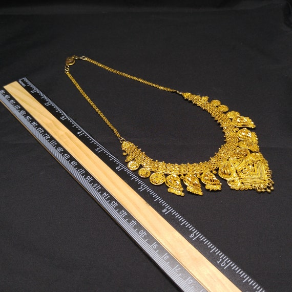 Vintage Heavily Gold Plated Necklace, 3D Cut Hand… - image 8