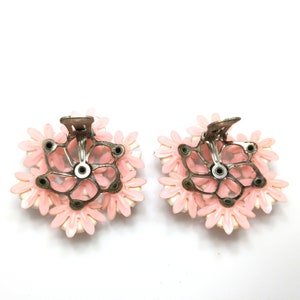 Mid Century Pink White Flower Earrings, Feather Weight Clips, 1950s Vintage Jewelry image 9