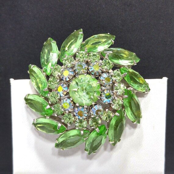 Peridot Green Rhinestone Domed Brooch Aurora Borealis 1960s