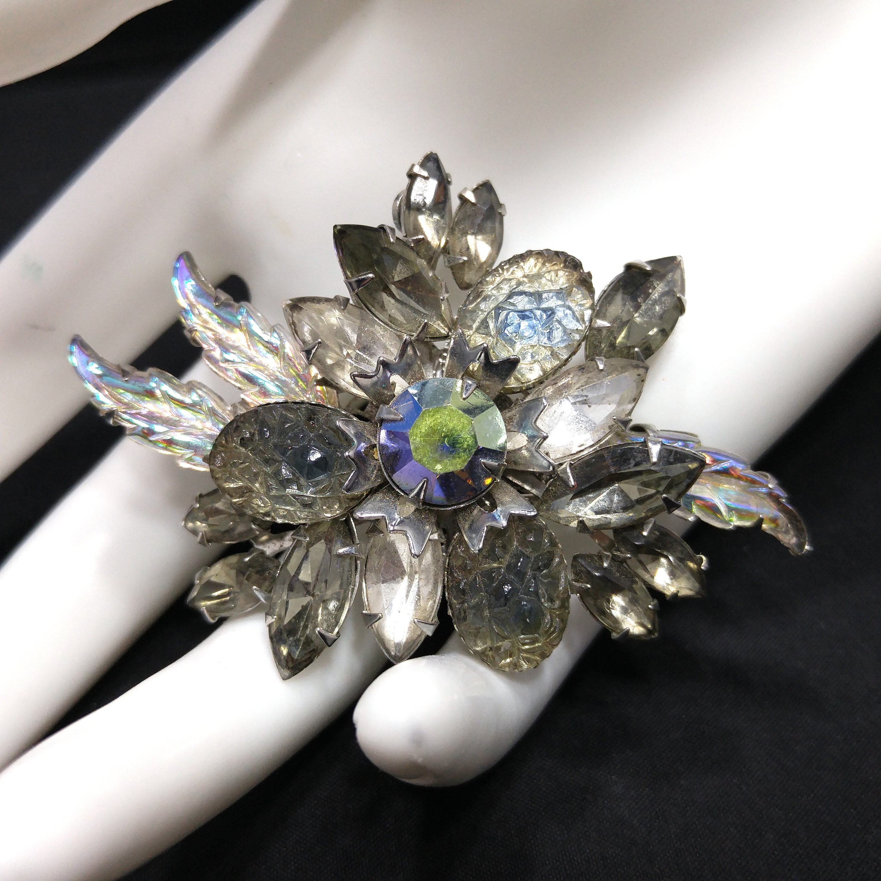 送料無料 【vintage brooch】ビンテージブローチ E-8 ひろく 送料無料 【vintage brooch】ビンテージブローチ E-8 ひろく