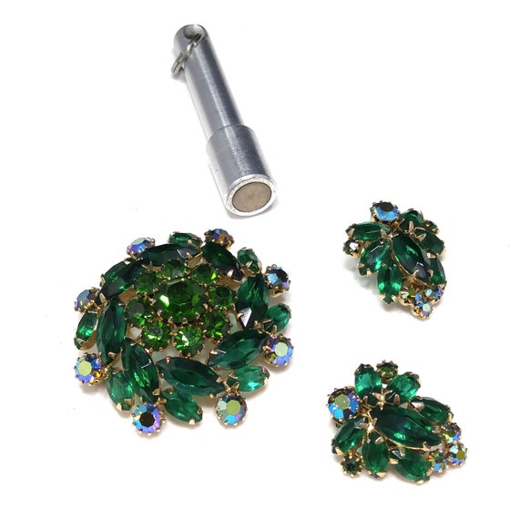 Weiss Emerald Green Brooch & Earrings, Aurora Bor… - image 8