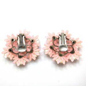 Mid Century Pink White Flower Earrings, Feather Weight Clips, 1950s Vintage Jewelry image 8