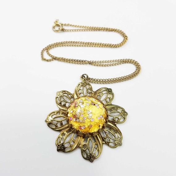 Vintage Confetti Lucite Flower Pendant Necklace - image 4
