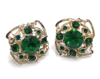 Emerald Green Rhinestone Screw-back Earrings, Gold Tone, 1950s Vintage Jewelry
