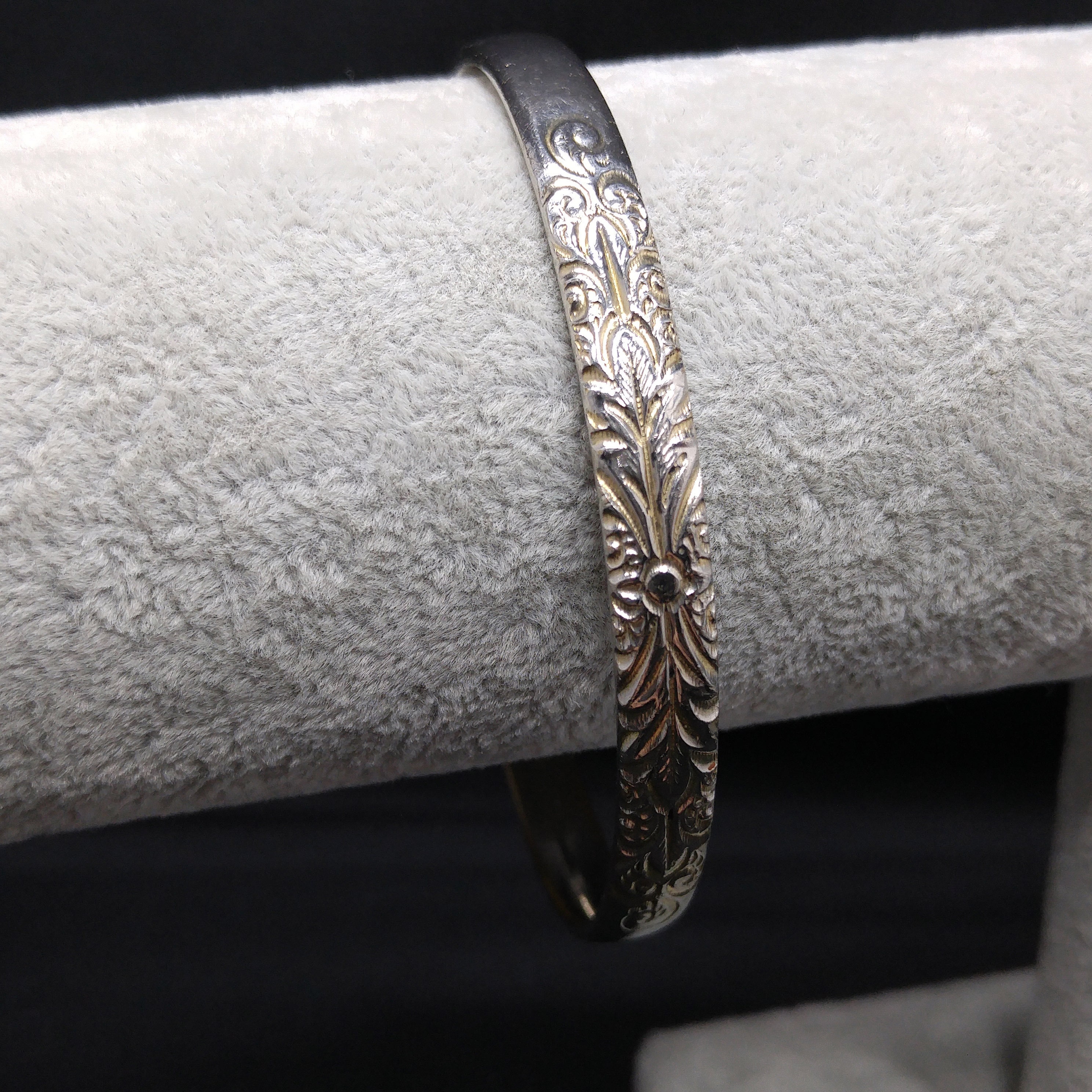 Whiting & Davis Silver Embossed Bangle Bracelet, Floral Design, 1950s  Vintage Jewelry - Etsy