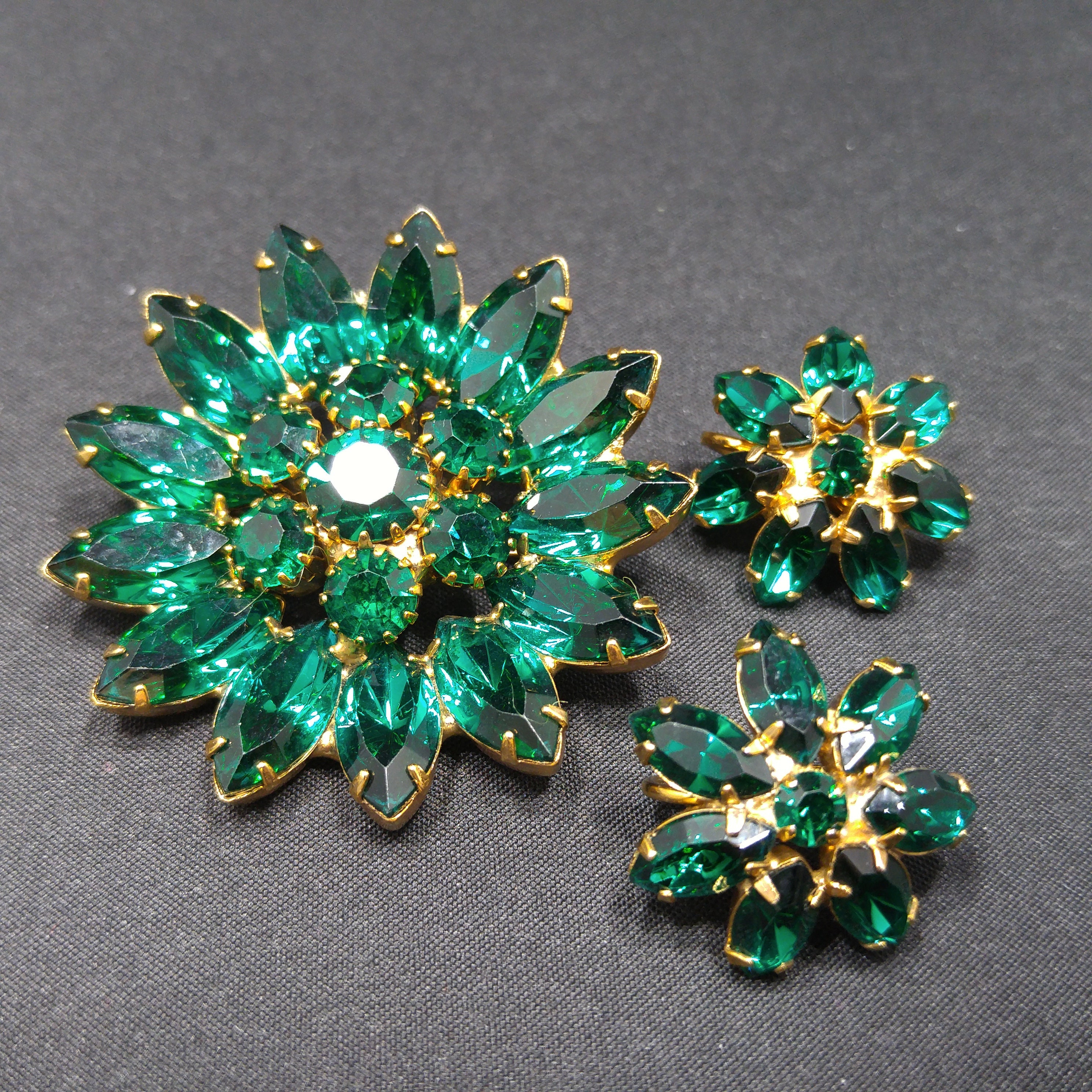 Vintage Enamel Flower Brooch, Green Enamel Flower Pin, Green