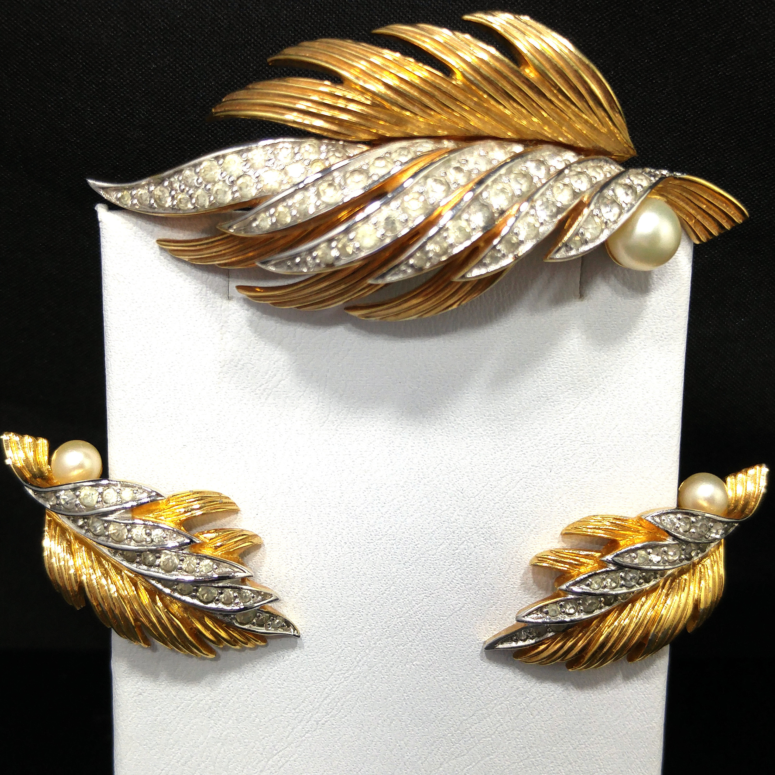 Jomaz Gold Plated Brooch & Earrings, Leaf Pave' Rhinestone Jomaz Gold Plated Brooch & Earrings, Leaf Pave' Rhinestone