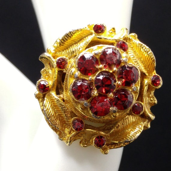 Vintage Red Rhinestone Chunky Ring, Gold Plated, … - image 2