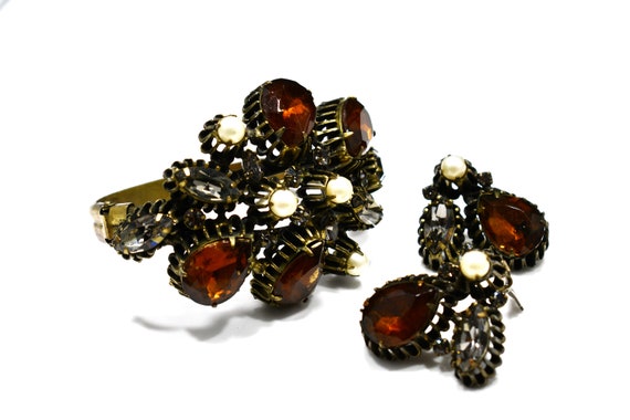 Hobe' Rhinestone Cuff Bracelet & Clip Earrings, T… - image 5