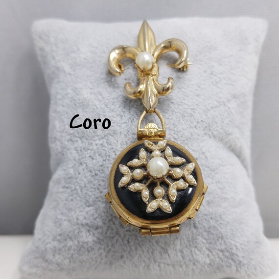 Coro Pegasus Photo Locket Brooch, "Family Album Lo