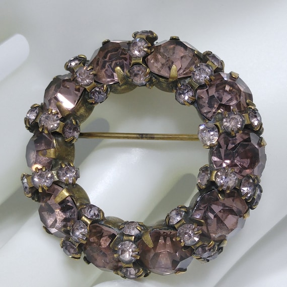 Warner Lavender Rhinestone Wreath Brooch, 1950s V… - image 2