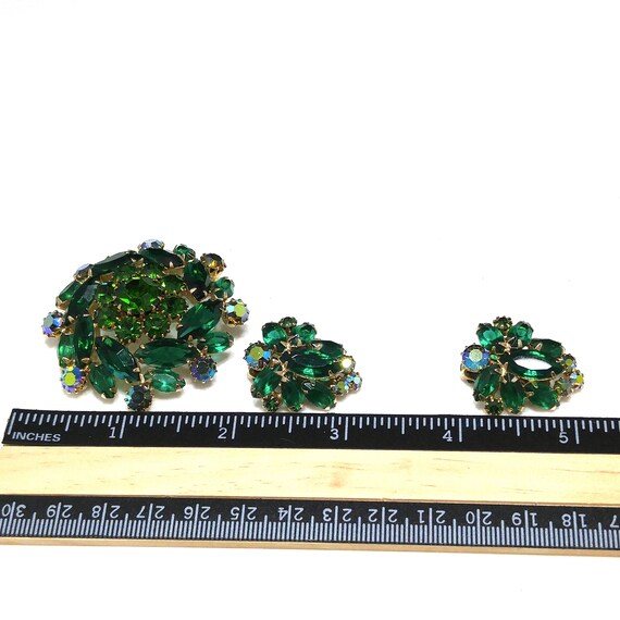 Weiss Emerald Green Brooch & Earrings, Aurora Bor… - image 7