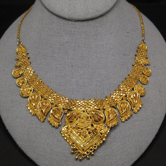 Vintage Heavily Gold Plated Necklace, 3D Cut Hand… - image 7