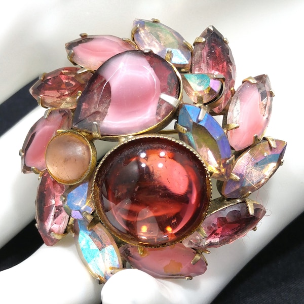 Mid-Century Pink Art Glass Domed Brooch, Czech Glass, Gold Plated, 1950s Vintage Jewelry