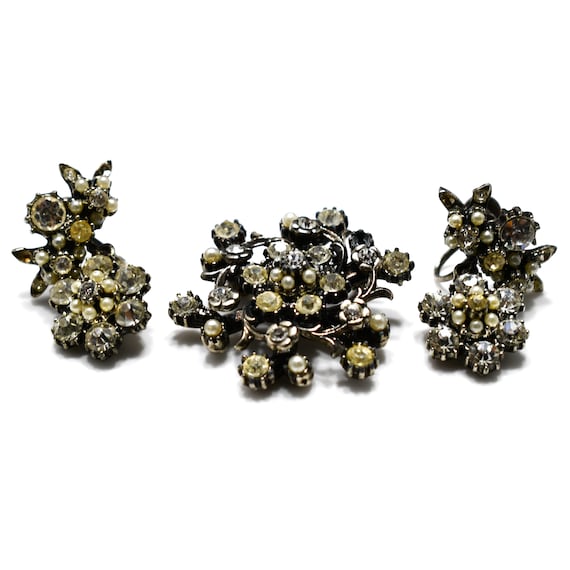 1940s Clear Rhinestone & Faux Pearls Brooch, Scre… - image 1