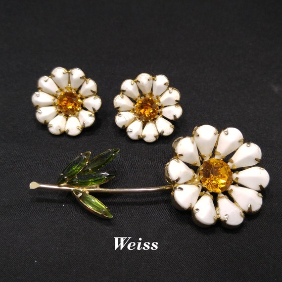 Flower Brooches for Women Plated /Rhinestone Gold Pin Collar