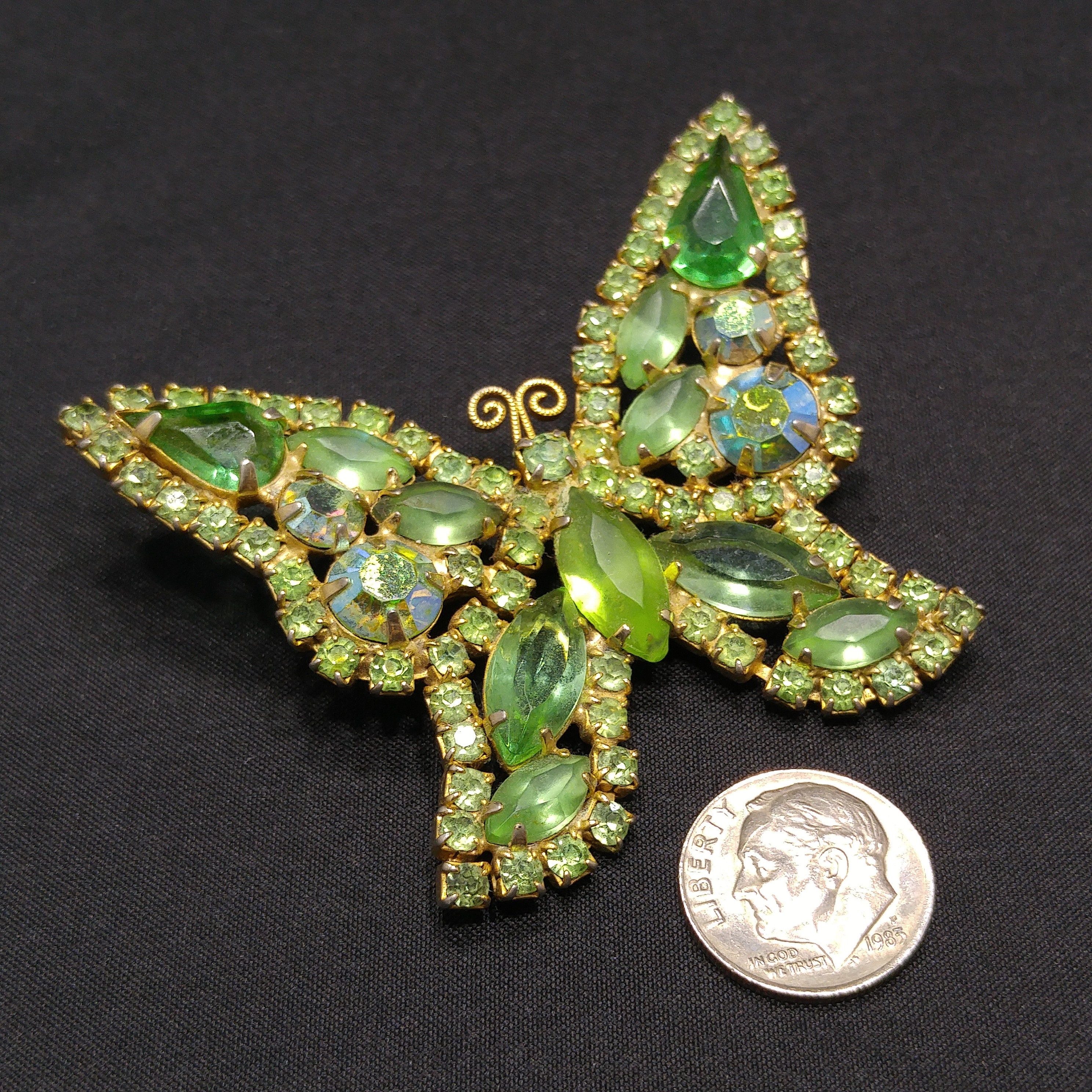 Vintage Weiss Mint Green Faux Baroque Pearls Rhinestones
