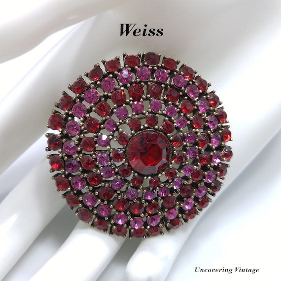 Weiss Red Pink Rhinestone Round Brooch, Gold Plated, 1950s