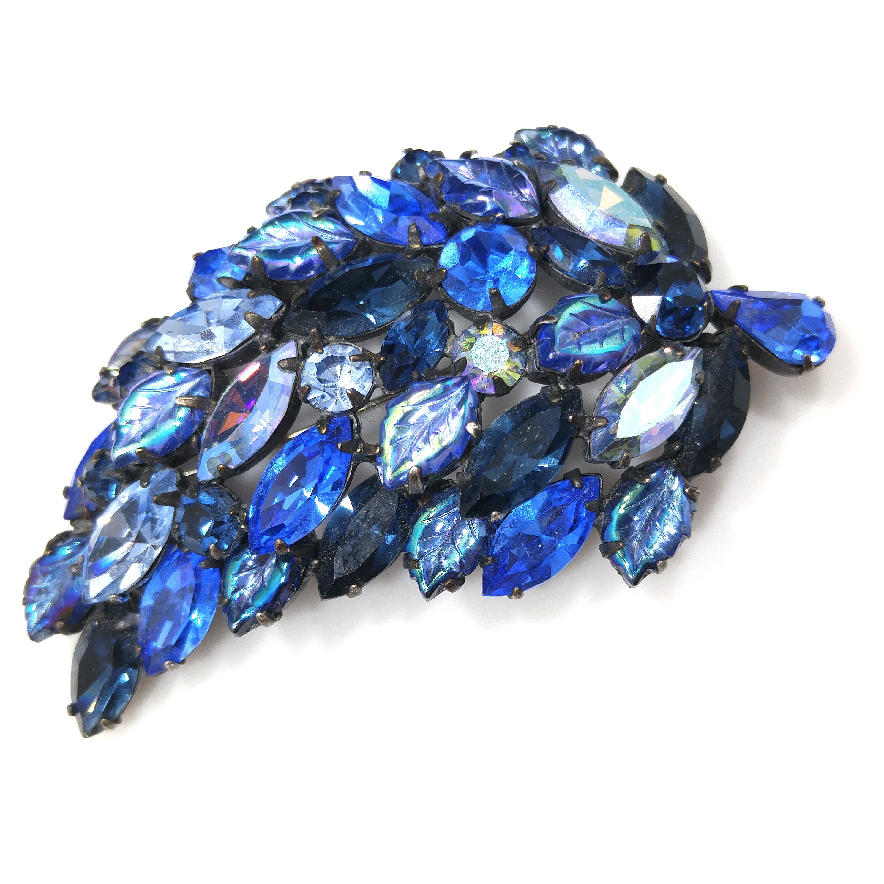1950s Sparkling Prong Set Faceted Blue Crystal Rhinestone
