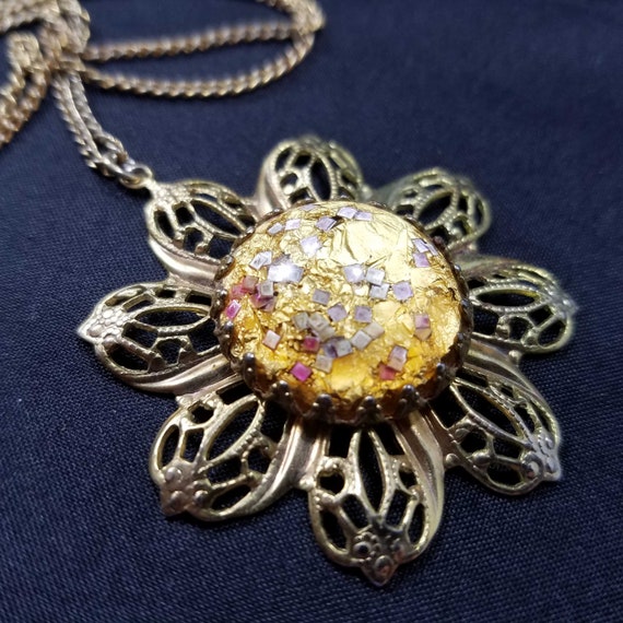 Vintage Confetti Lucite Flower Pendant Necklace - image 1