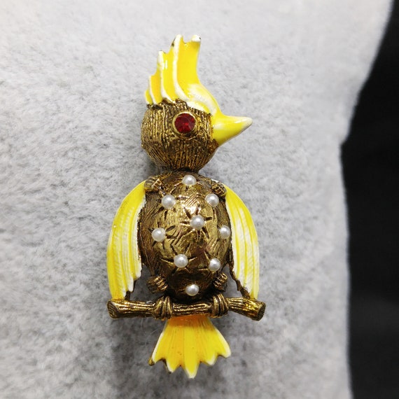 Weiss Yellow Enamel Bird Brooch, Faux Pearls, 194… - image 6