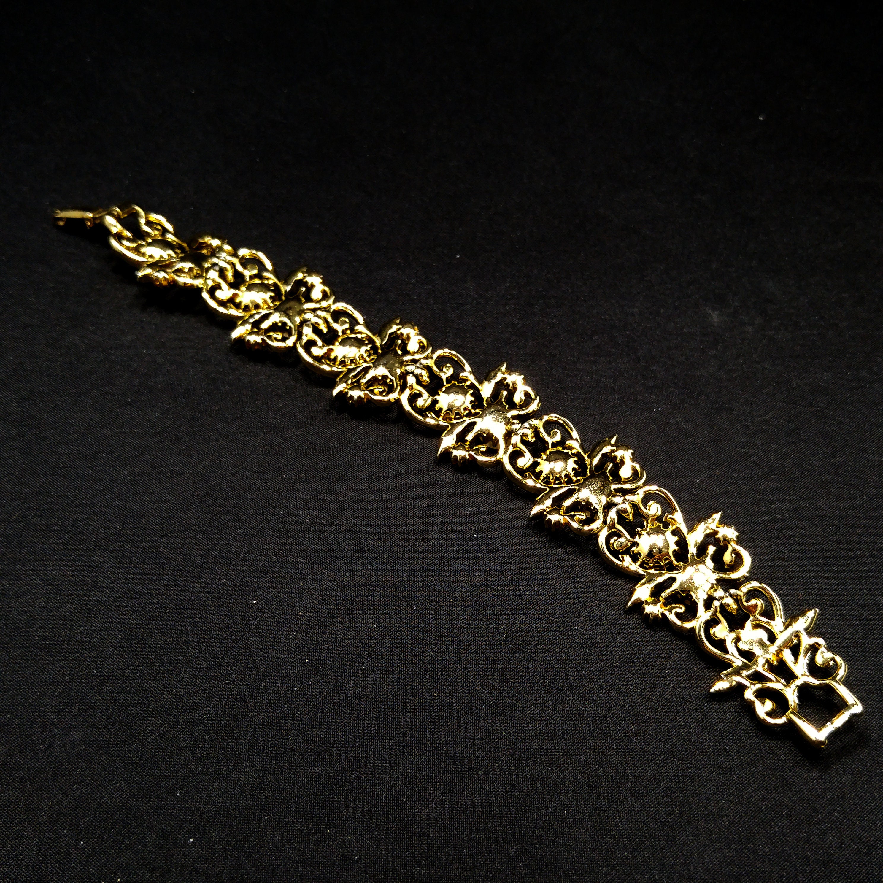 Vintage Coro Bracelet With Linked, Feathery Segments and