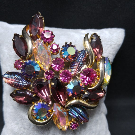 Designer Art Glass Rhinestone Brooch, Carnival Gl… - image 8