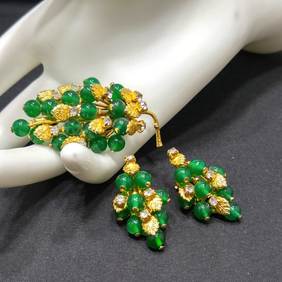 Austrian Green Gold Brooch Clip Earrings Set, Gol… - image 5