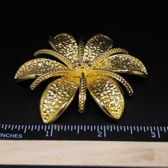 Joan Rivers Large Gold Plated Flower Brooch, Clea… - image 8