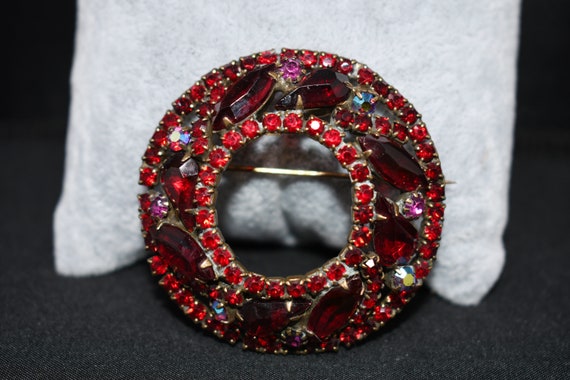 Weiss Red Rhinestone Domed Wreath Brooch, Aurora … - image 8