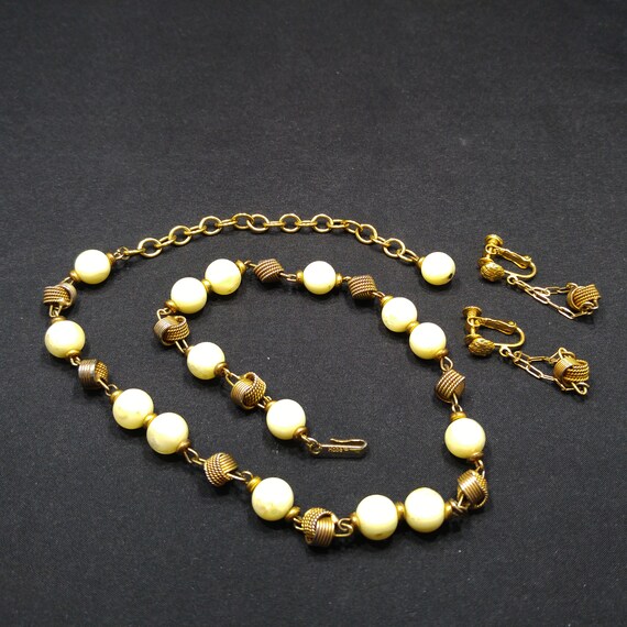 Hobe' Light Yellow Lucite Beaded Necklace & Match… - image 7