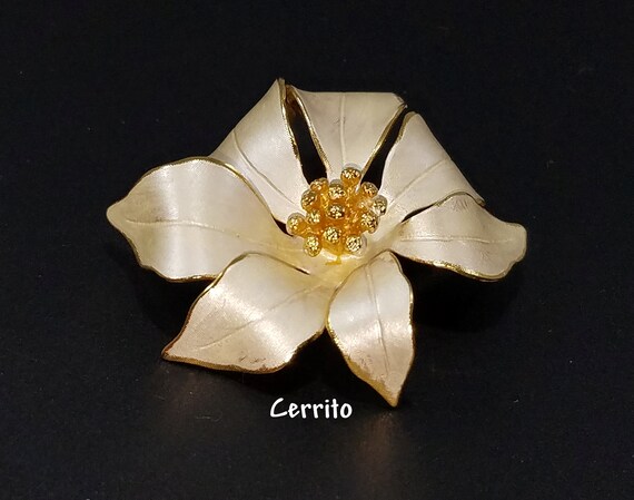 Cerrito White Enamel Floral Brooch, Pearled Poins… - image 9