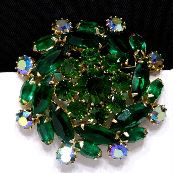 Weiss Emerald Green Brooch & Earrings, Aurora Bor… - image 3