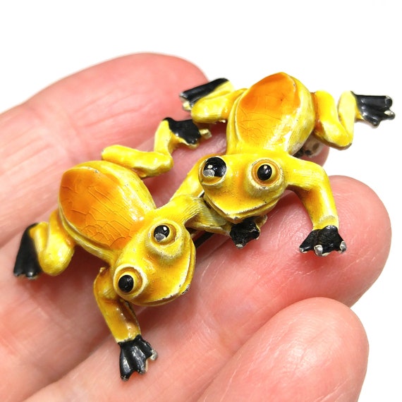 Twin Frogs Enamel Brooch, Two Yellow Gold Black F… - image 10