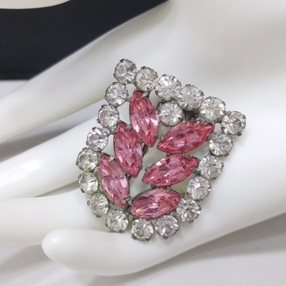 Pink & Clear Rhinestone Fur Clip, Pot Metal, Pron… - image 1