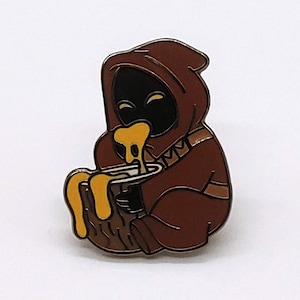 Jawa Eating Mudhorn Egg Hard Enamel Pin | Star Wars Mandalorian Pins Tusken Raider Bantha | Fan Geek Nerd Unique Art Gift Collectable