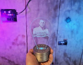 Rondelle de prime Holo Obi-Wan | Affichage lumineux à LED | Veilleuse en acrylique | Cadeau artistique geek
