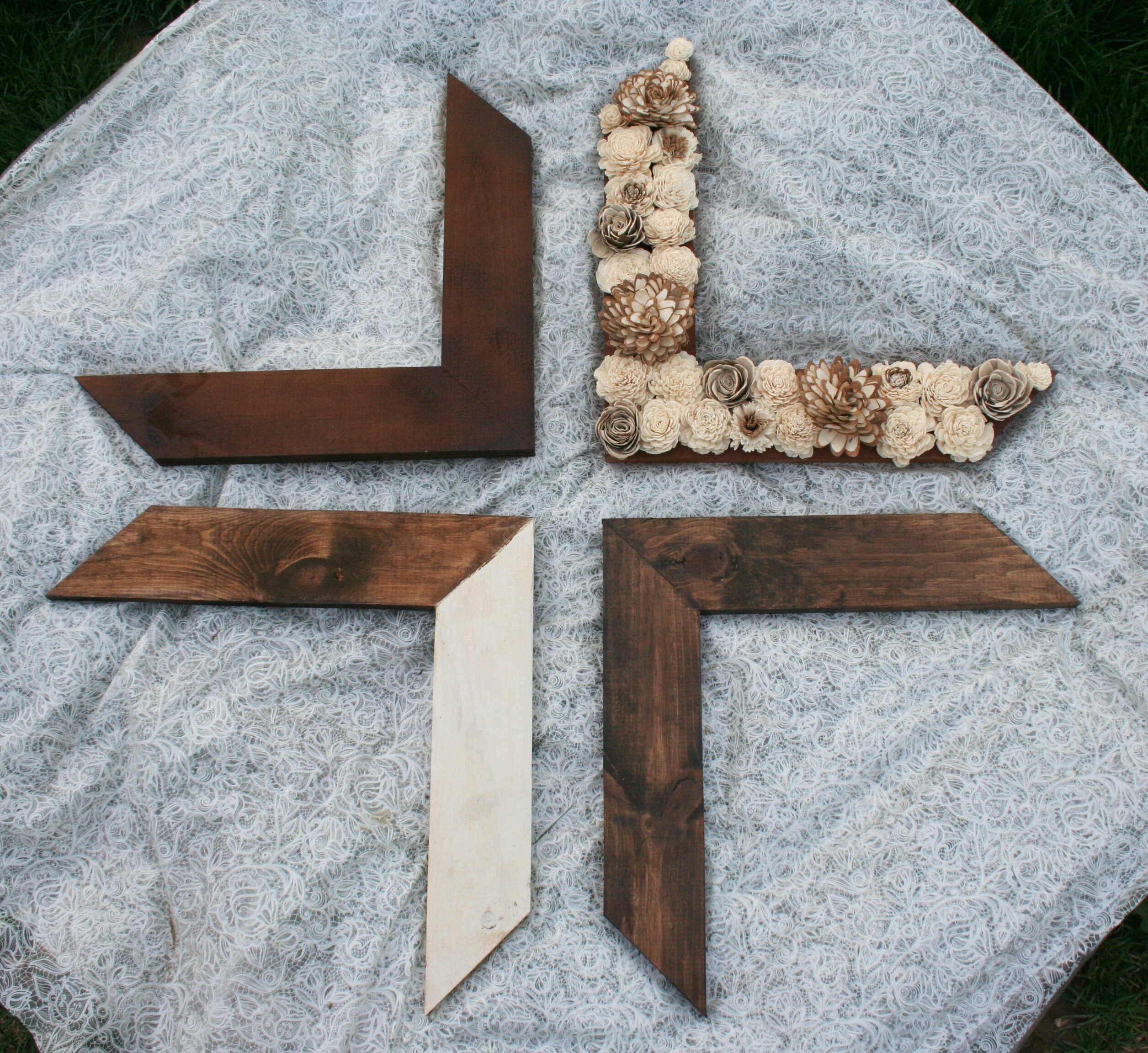 Decoración de la pared de la flecha de Chevron con las flores | Etsy