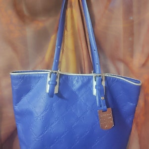 Longchamp LM Cuir Medium Tote with wallet in Indigo Blue