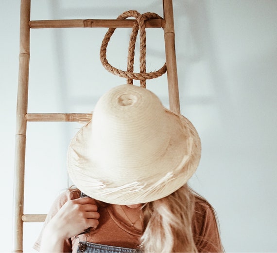 VINTAGE STRAW HAT 1 - image 1