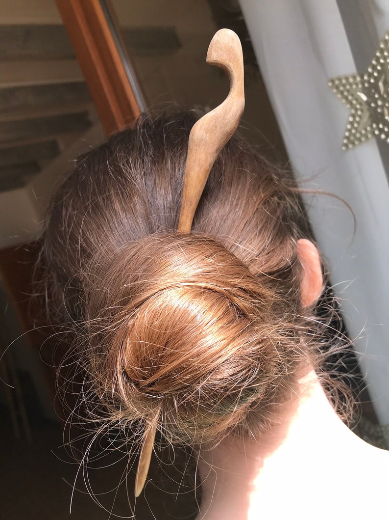 Light Brown Single Wooden Hair Pick