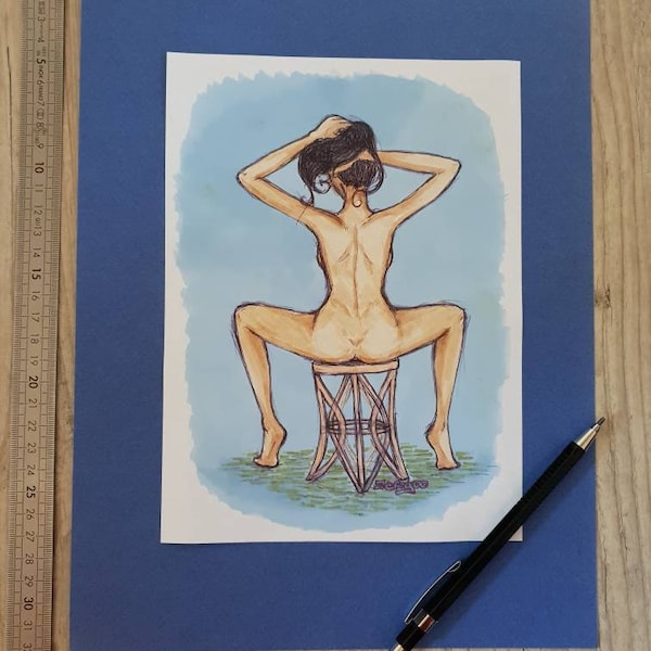 Illustration, original, dessin, croquis, femme, sexy, assise, tabouret, de dos, nu, décoration, couleur, papier, encre, feutre,bleu, 24x32cm