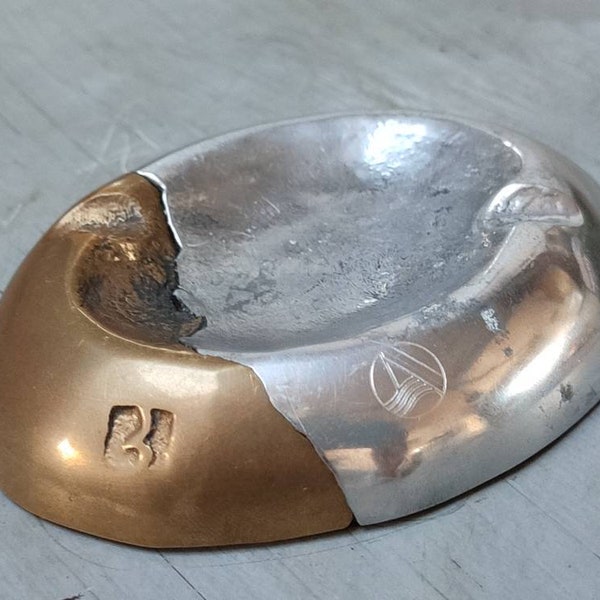 Brutalist ashtray by David Marshall, Signed sculpture in brass and aluminum, vintage 70s