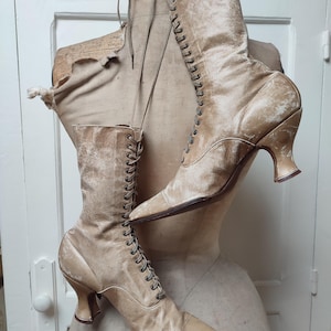 Edwardian beige leather lace up boots size 38