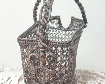 古い金属製のバスケット - Etsy 日本