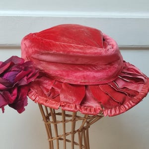 Antique pink velvet hat with millinery flower Paris Rue de la Paix